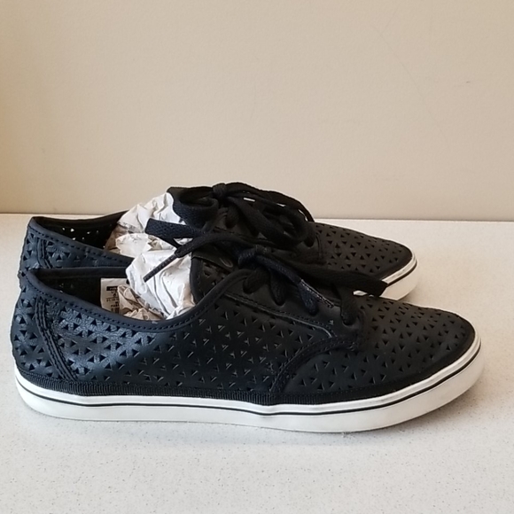 Nike 6.0 Baraata shoes - Picture 2 of 4